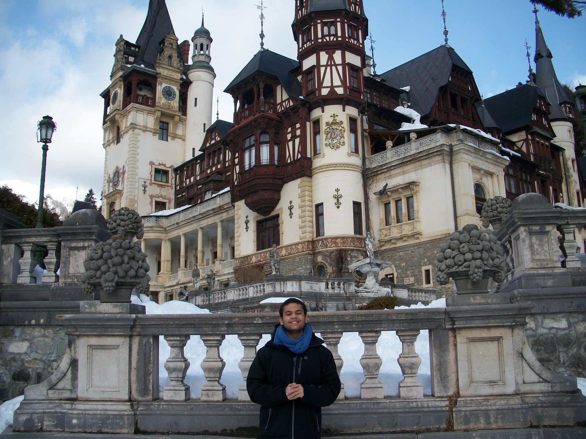 Ciro Moraes no Castelo de Peleș, Sinaia, Romênia — período AIESEC